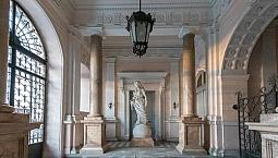 Appartamento Di Ampia Metratura In Palazzo Storico