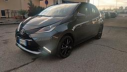 Toyota Aygo 1.0 5 Porte X-Black Neopatentati