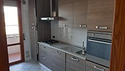 Appartamento Con Grarage Spazioso E Giardino