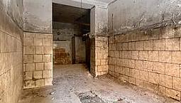 Garage In Via Turati