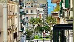 Ampio Appartamento Via Di Palma/Via Nitti