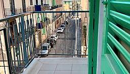 3 Vani Con Triplice Esposizione,3 Balconi, Cantina