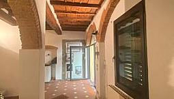Appartamento Con Corte Privata - Zona Piazza Santa