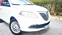 Lancia Ypsilon Ecochic Gold/Metano