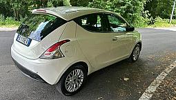Lancia Ypslion 5 Porte Neopatentati