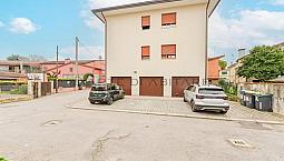 Piazza Vecchia Ampio Tricamere Con Garage M320