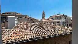 Con Una Vista Mozzafiato Sui Tetti Maceratesi