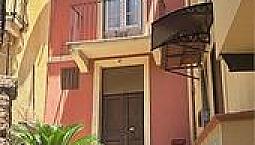 Casa Indipendente Su Più Livelli Mili San Pietro