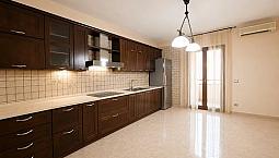 Appartamento 110 Mq Con Box E Posto Auto