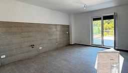 Appartamento Con Ampio Terrazzo