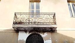 Intera Palazzina Al Centro Di Tissi
