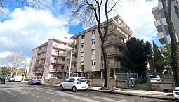 Quadrivano Con Posto Auto In Zona Luna E Sole