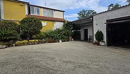 Bifamiliare In Aderenza Con Terreno Euro 130.000