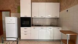 Elegante Soluzione Indipendente Con Terrazzo