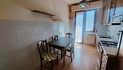 Ampio Appartamento In Via Pisa