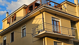 Attico Su Due Piani Ammobiliato Quart. Tombaccia