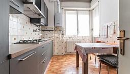 Marnate - Trilocale Con Box E Balconi
