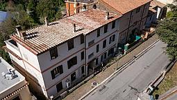Poli: Appartamento Centrale Con Corte Esterna