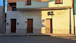 Ampio Piano Terra In Ottima Posizione