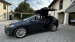 Tesla Model X - 2017