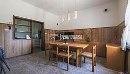 Appartamento Con Ingresso Indipendente E Giardino