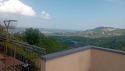 Appartamento Con Ampio Terrazzo Panoramico