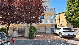 Appartamento Di 105 M² Con 4 Locali E Box Auto A F