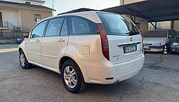 Auto Tata Aria