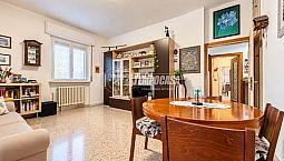 Quadrilocale Di 100 Mq Al 7° Piano Con Balcone