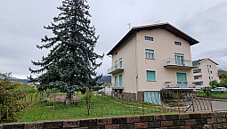 Appartamento Quadrilocale Con Giardino