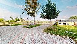 Porzione Di Bifamiliare Con Giardino Completamente