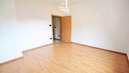 Bolzano: Bilocale Con Balcone