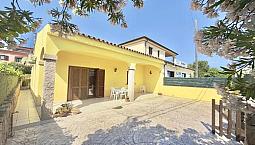 Trilocale Con Veranda E Cortile Privato A Montepet