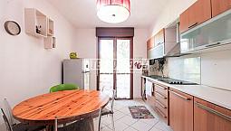 Appartamento Con Terrazzo, Box Auto E Mansarda