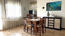 Appartamento Con Tre Camere E Taverna/Magazzino