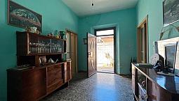Guspini- Appartamento Al Piano Terra Con Cortile