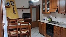 Casa Con Terrazzo Nel Borgo Di Pico