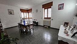 Intero Stabile Con Garage