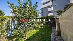 Soluzione Con Volte A Stella E Giardino A Pochi Pa